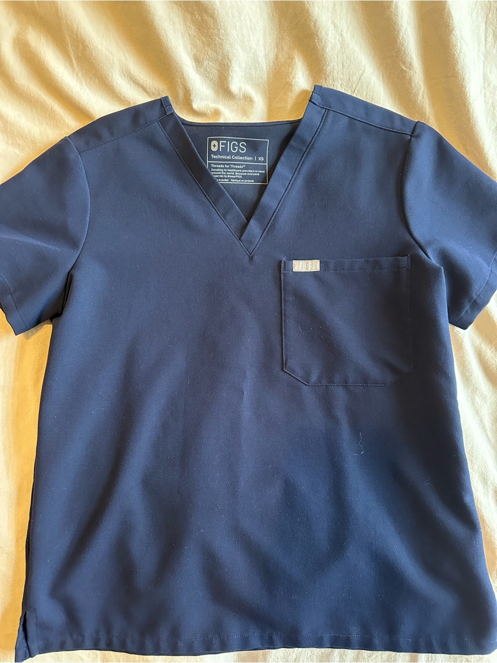 FIGS women’s  Navy V-Neck Scrub Top